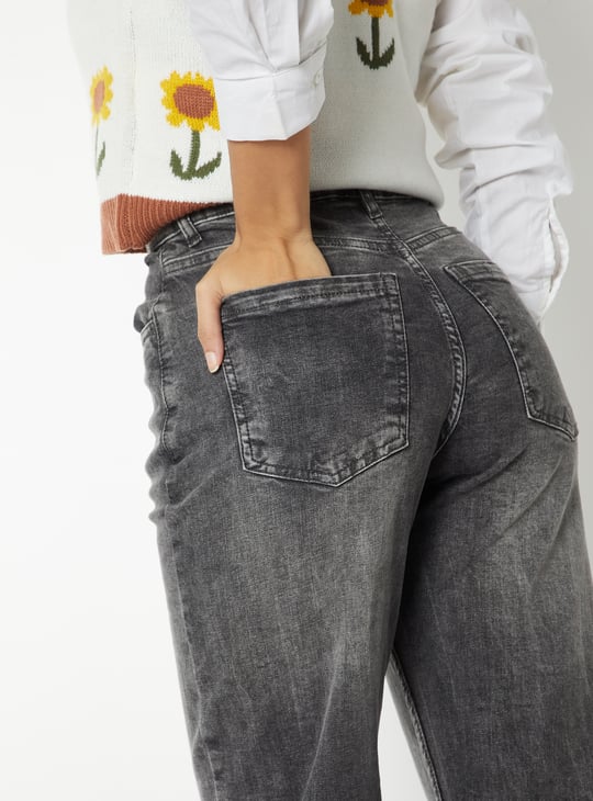 Women Washed Boxy Fit Crop Jeans