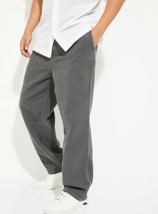 Men Solid Woven Pull-On Pants
