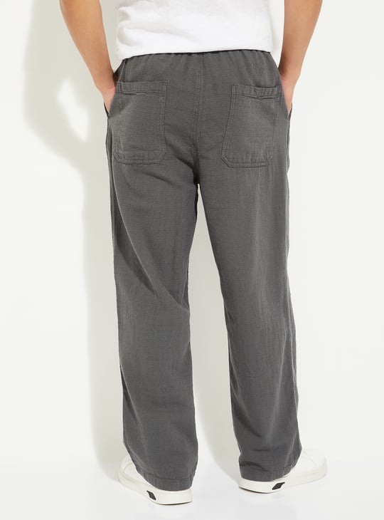 Men Solid Woven Pull-On Pants