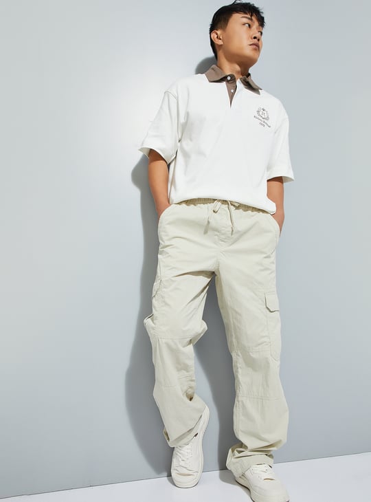 URB_N Men Solid Relaxed Fit Parachute Cargos