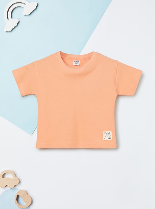 Boys Textured T-shirt & Shorts Set