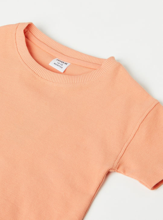 Boys Textured T-shirt & Shorts Set