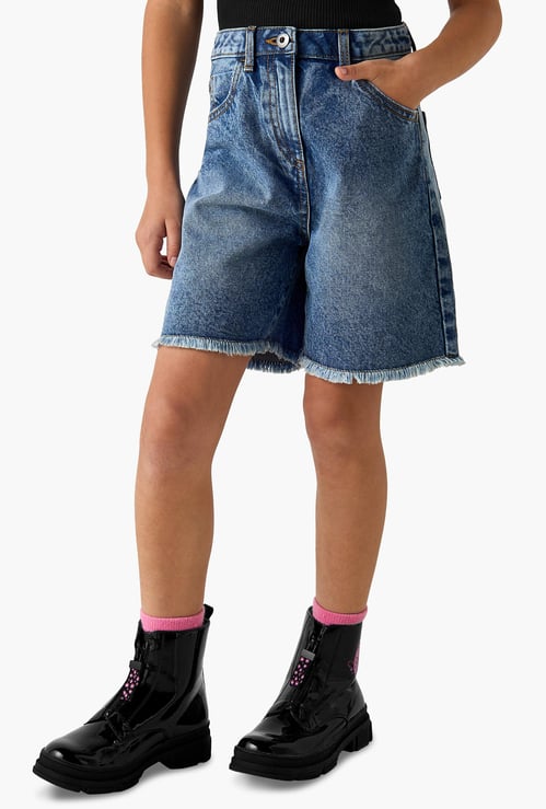 Juniors Solid Denim Shorts with Pockets and Frayed Hem