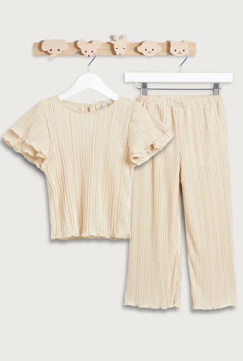 Juniors Pleated Flutter Sleeves T-shirt and Pants Set
