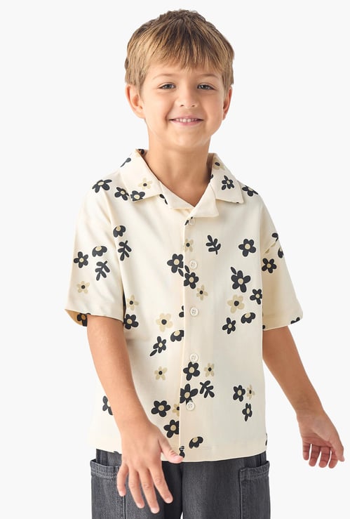 Juniors All-Over Floral Print Camp Collar Shirt with Short Sleeves