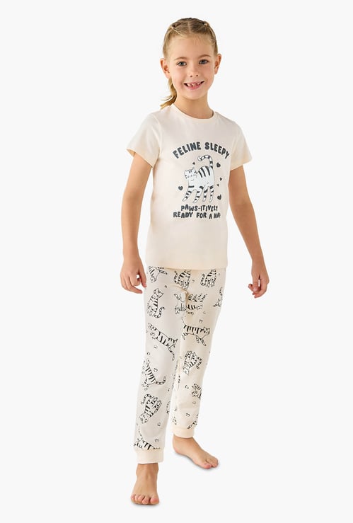 Juniors Cat Print T-shirt and Joggers Set