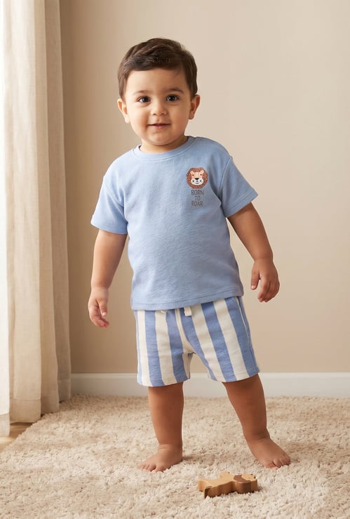 Juniors Printed T-shirt and Striped Shorts Set