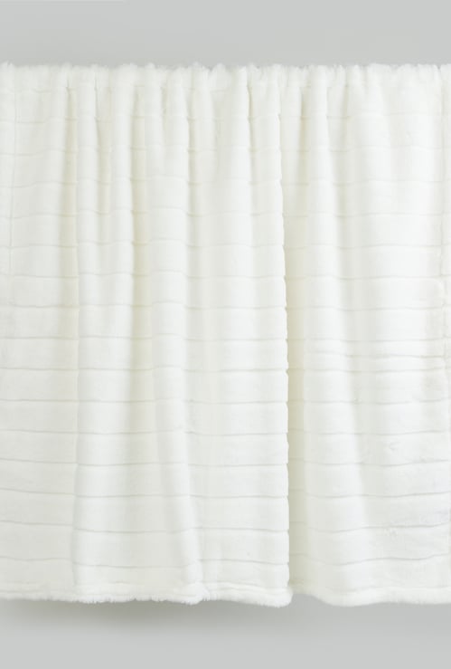Juniors 2 Ply Faux Fur Blanket