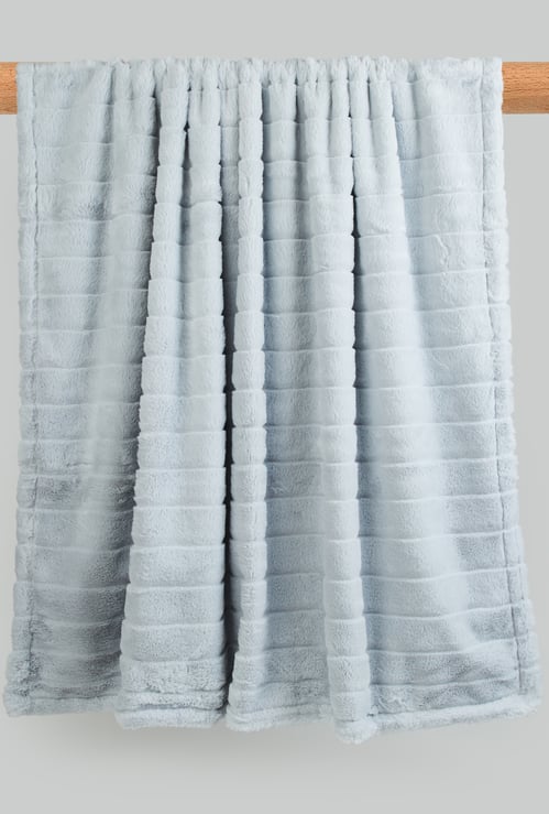 Juniors 2 Ply Faux Fur Blanket