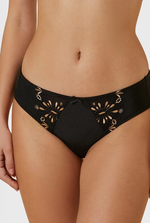 TRIUMPH Embroidered Hipster Panties