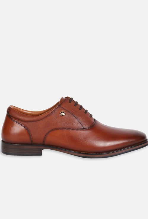 LOUIS PHILIPPE Men Textured Oxford Shoes