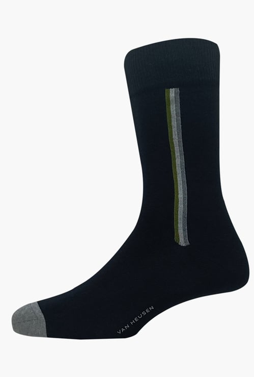 VAN HEUSEN Men Striped Crew-Length Socks