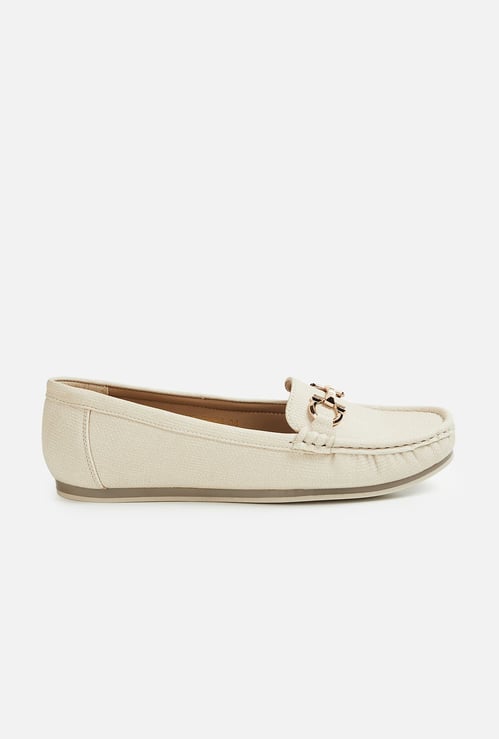 CODE Women Metal Embellished Loafers