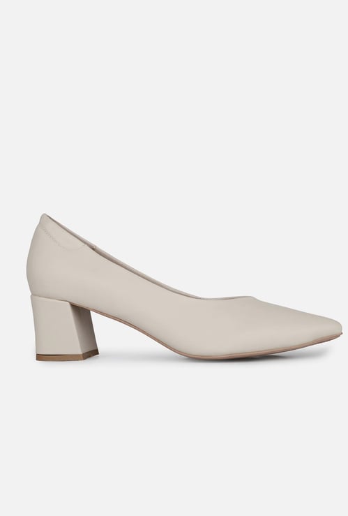 INC.5 Textured Pumps