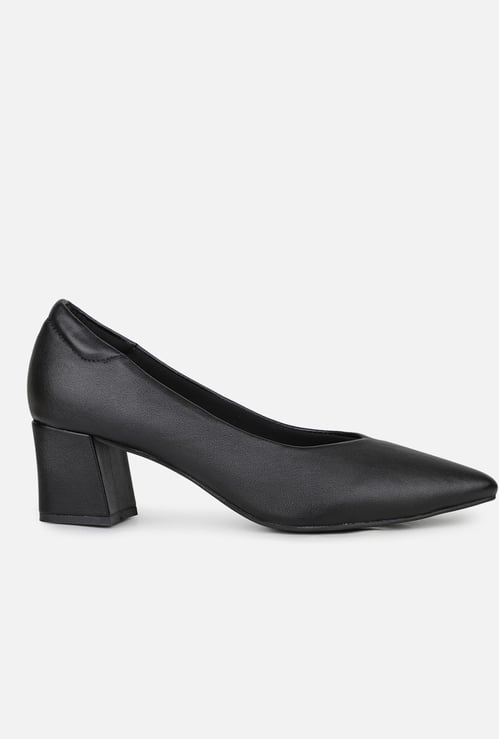 INC.5 Textured Pumps