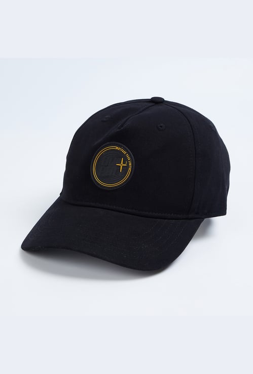 FAME FOREVER ACTIVE Applique Baseball Cap