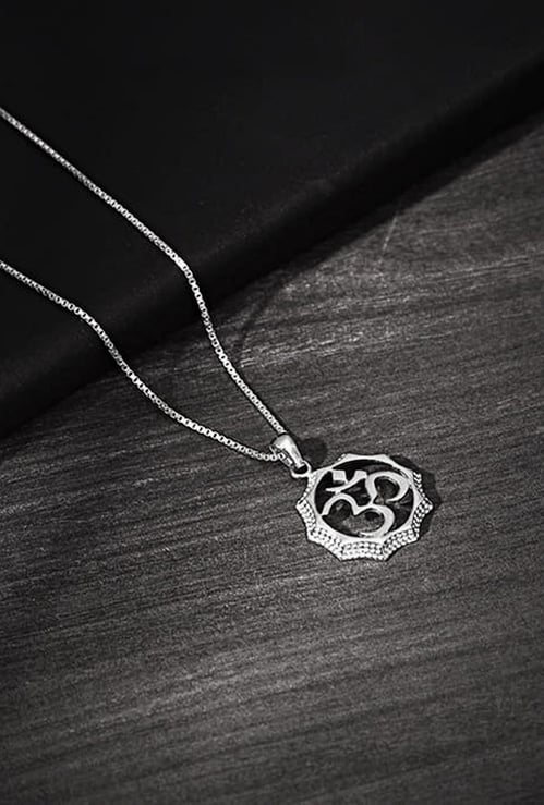 GIVA Sterling Silver Om Box Chain with Pendant
