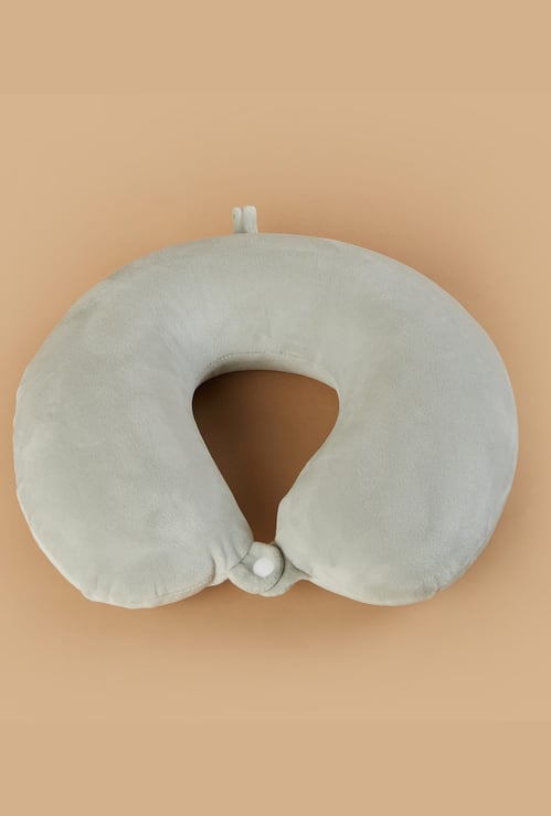 FAME FOREVER Velvet U-Neck Pillow