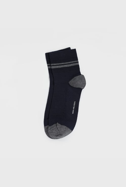 VAN HEUSEN Colourblocked Ankle-Length Socks