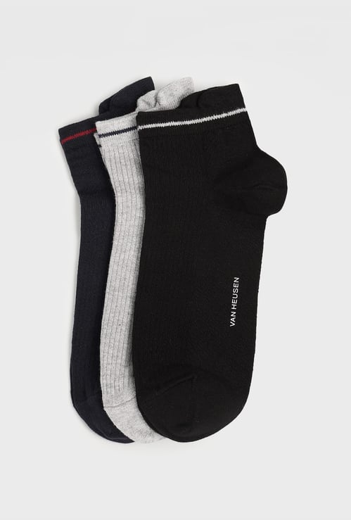 VAN HEUSEN Solid Ankle-Length Socks - Pack of 3