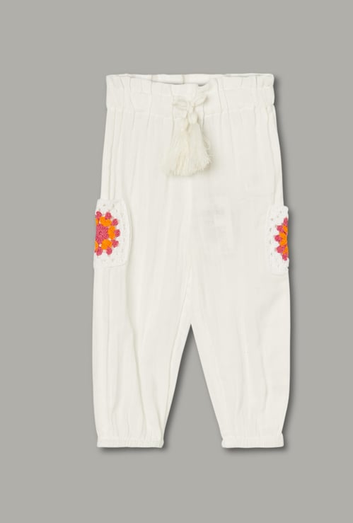 JUNIORS Girls Solid Joggers with Crochet Pockets