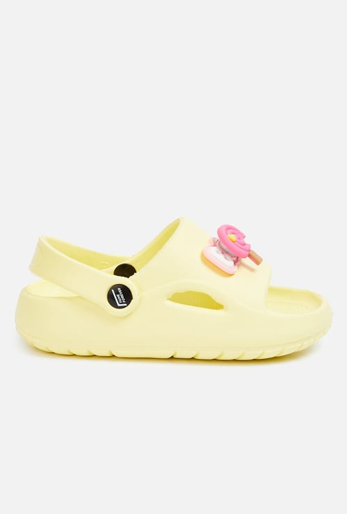 FAME FOREVER Girls Hello Kitty Applique Clogs