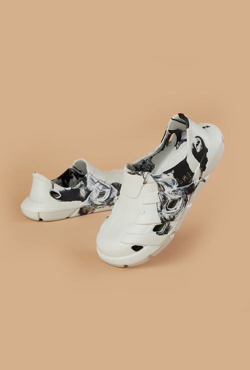 FAME FOREVER Boys Marble Print Slip-On Clogs