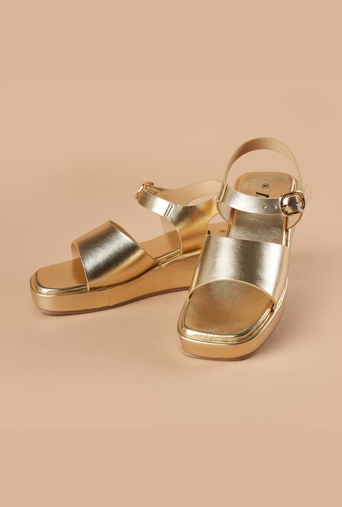 FAME FOREVER Girls Glossy Sandals