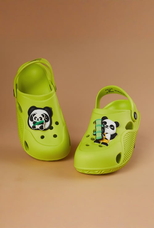FAME FOREVER Boys Appliqued Clogs