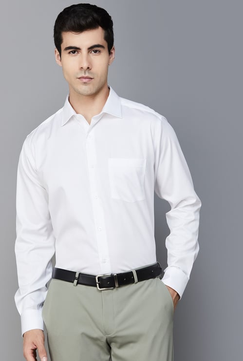 PARK AVENUE Solid Regular Fit Formal Shirt