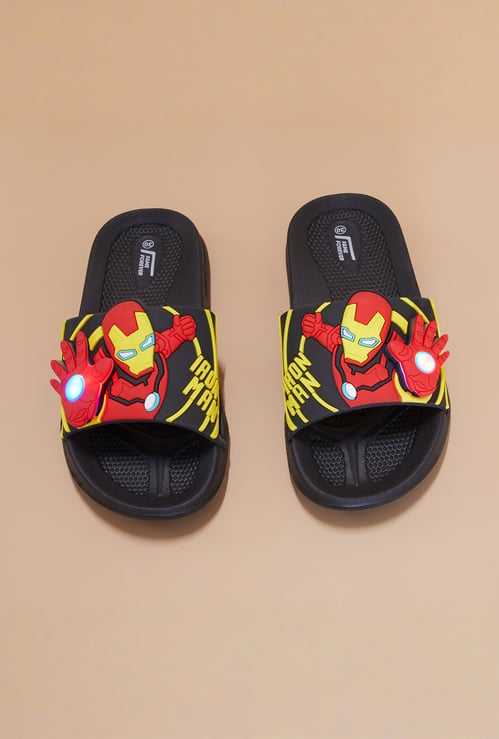 FAME FOREVER Boys Ironman Appliqued Sliders