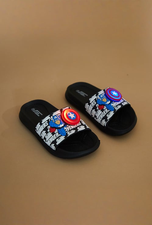FAME FOREVER Boys Captain America Sliders