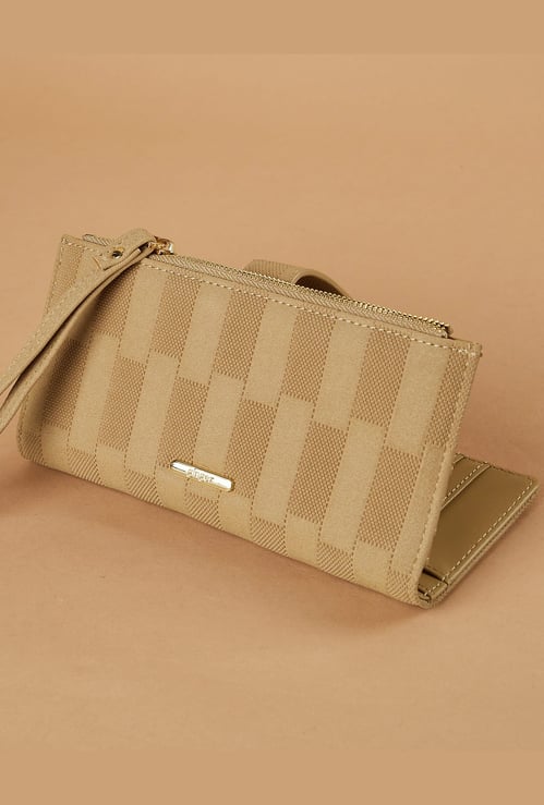 GINGER Textured Bi-Fold Wallet with Wristlet