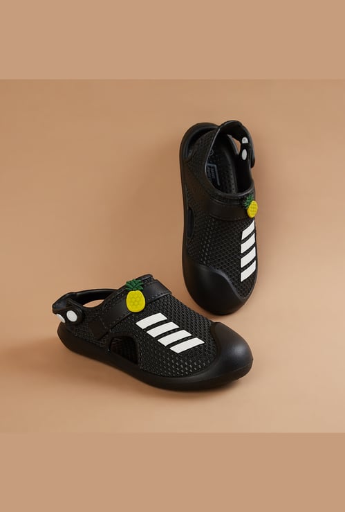 FAME FOREVER Boys Textured Clogs with Pineapple Charm