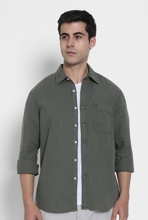 AMERICAN EAGLE Solid Regular Fit Shirt