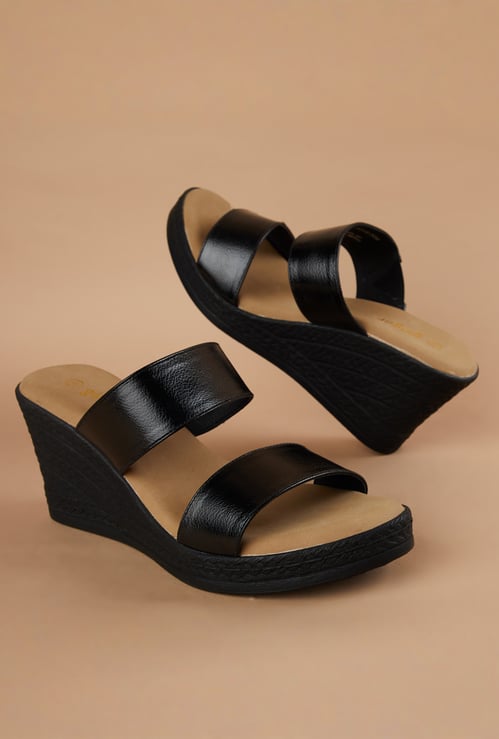GINGER Glossy Wedges