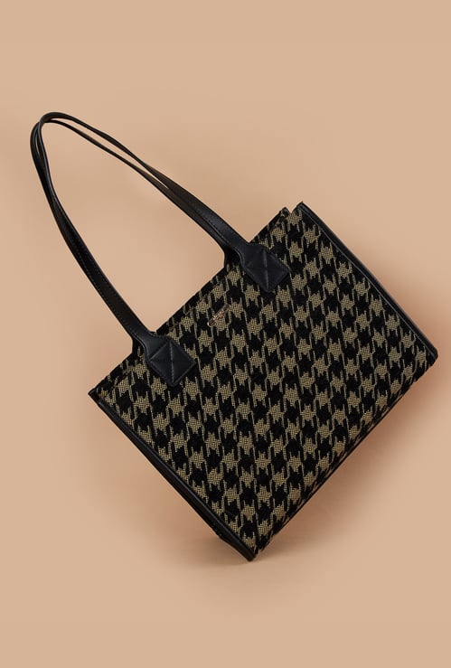 GINGER Houndstooth Patterned Handheld Bag
