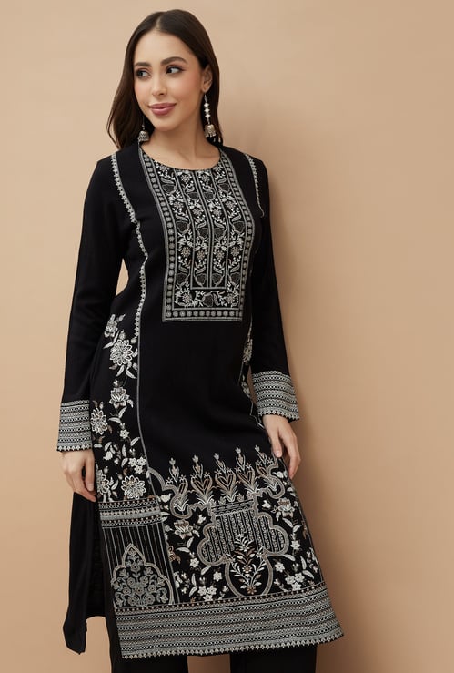 MELANGE Embroidered Straight Winter Kurta