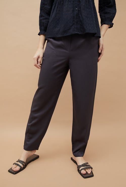 FAME FOREVER Solid Straight Trousers