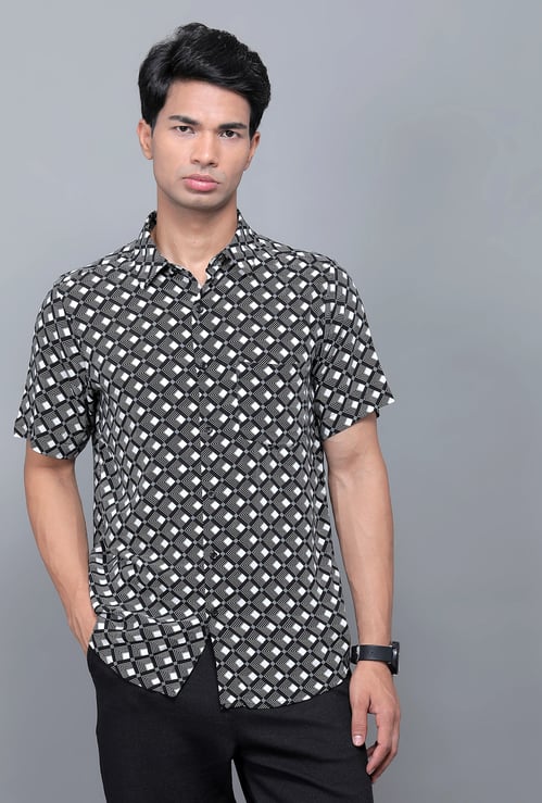 SPYKAR Geometric Print Slim Fit Shirt