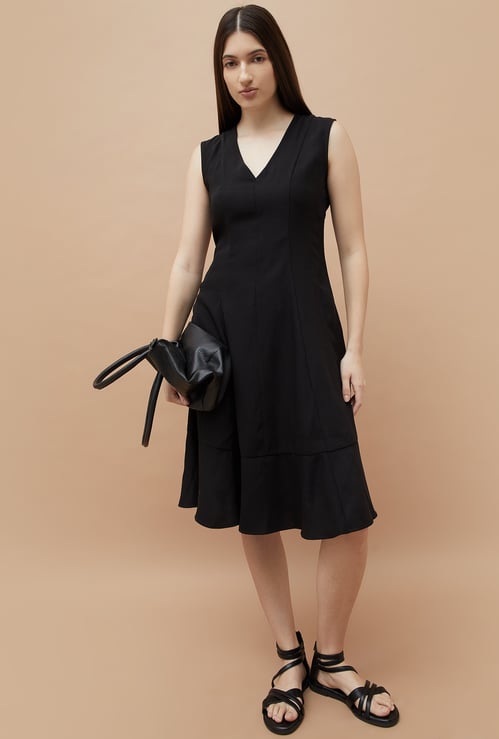 CODE Solid V-Neck Sleeveless A-line Dress