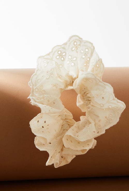 GINGER Schiffli Scrunchie