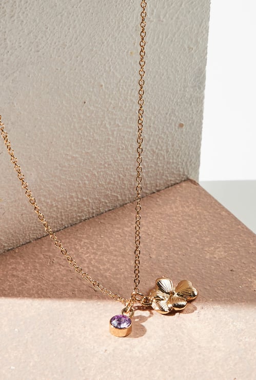 GINGER Textured Floral Pendant with Chain