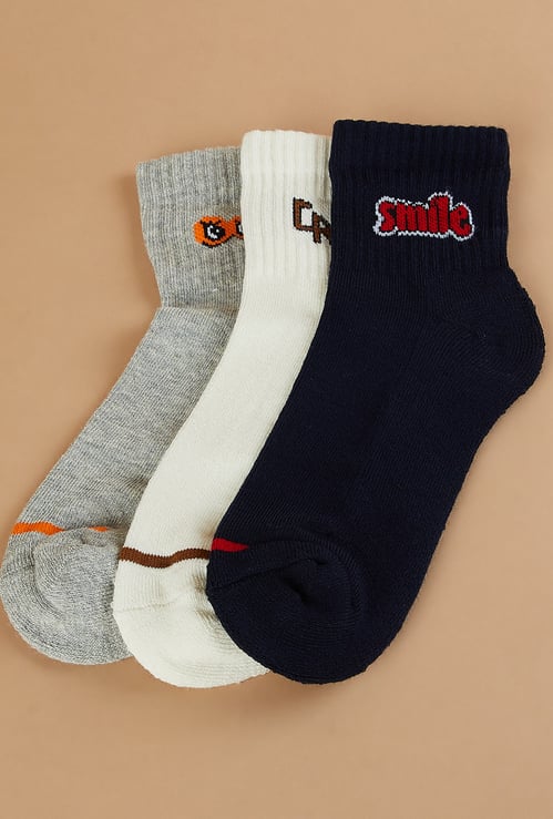 FAME FOREVER Assorted Crew length Socks - Pack of 3