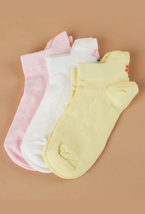 FAME FOREVER Girls Embroidered No Show Socks - Pack of 3