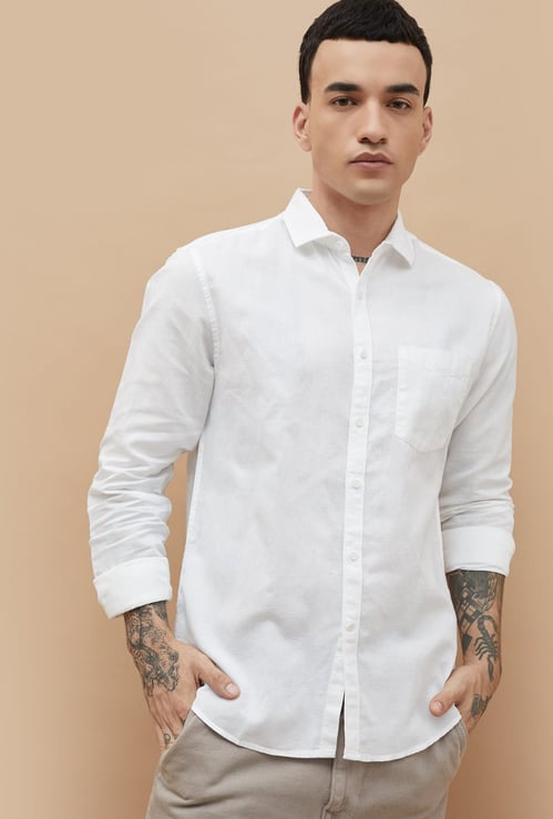 FAME FOREVER Solid Slim Fit Shirt