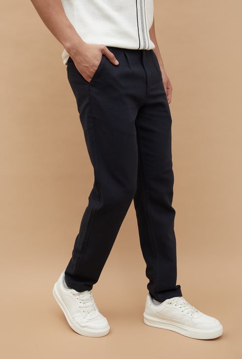 CODE UNWIND Solid Regular Fit Trousers