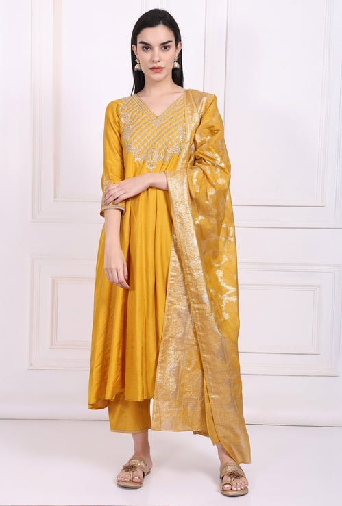 W Embroidered Straight Kurta Set