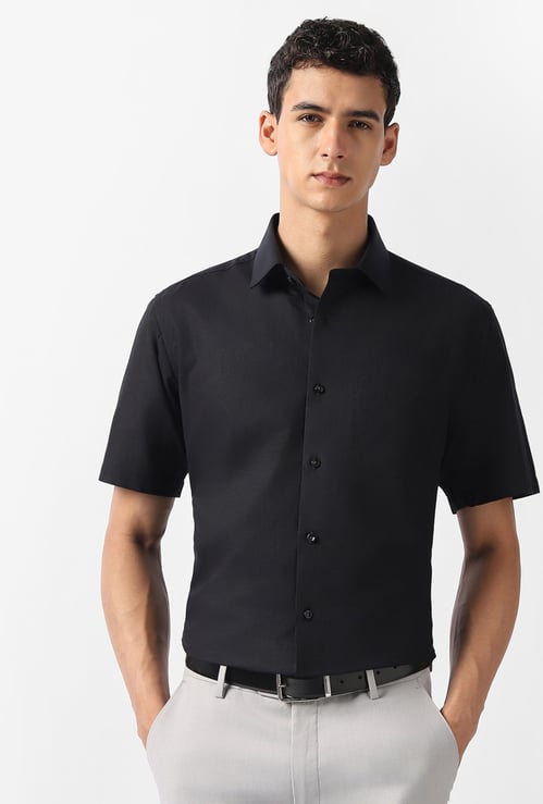 VAN HEUSEN Solid Regular Fit Formal Shirt