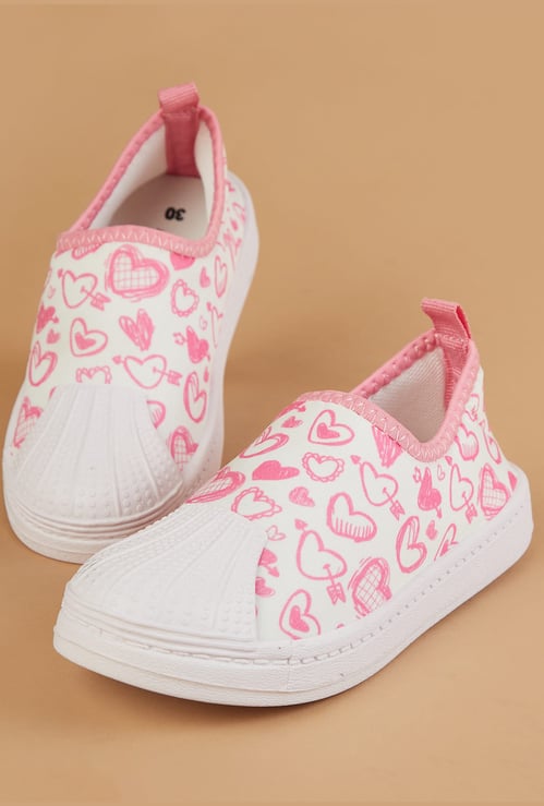 FAME FOREVER Girls Heart Print Slip-On Sneakers
